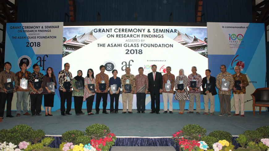 Grant Ceremony dan Seminar On Research Finding (Asahi Glass Foundation 2018)