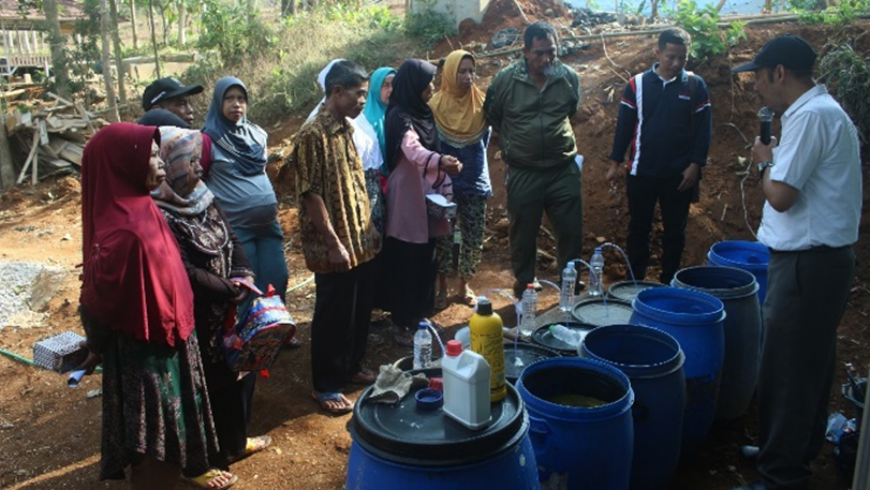 Program Pendampingan Peternak Sapi dalam Pengolahan Kotoran Sapi menjadi Biogas dan Pupuk Cair di Daerah Jatinangor dalam Rangka Pengurangan Pencemaran di Sungai Citarum Hulu