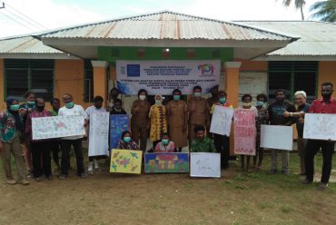 The ITB Team Provides Batik Training to Buti Residents, Samkai Village, Merauke